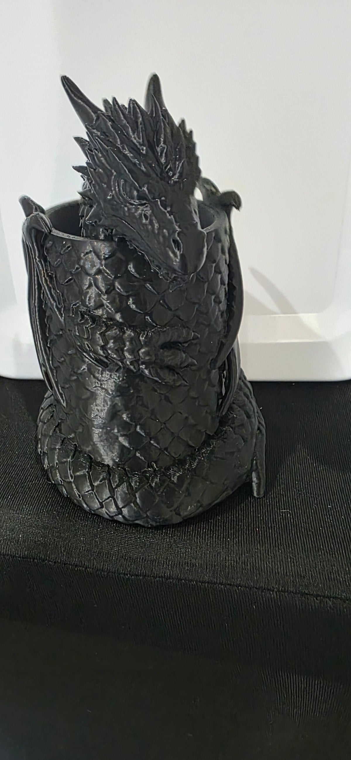 Dragon pen holder